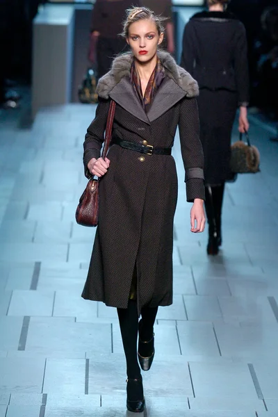 Look 27